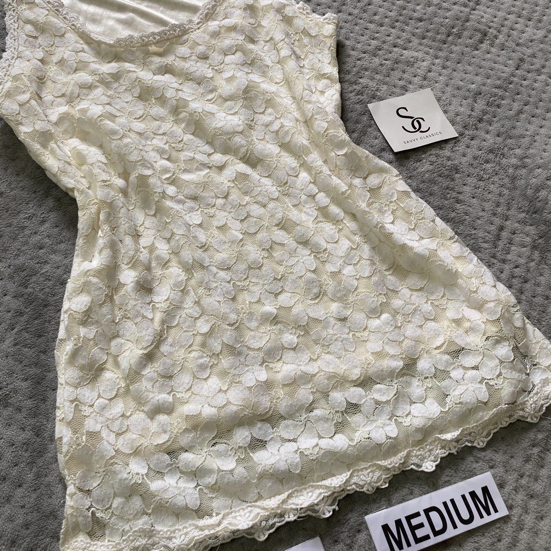 Ingni Lace Tank Top Cream Small/Medium (Category: Sleeveless) located in Ajuy. Submitted by savvyclassics (Listing ID 1457653360, Image 2). Description: .