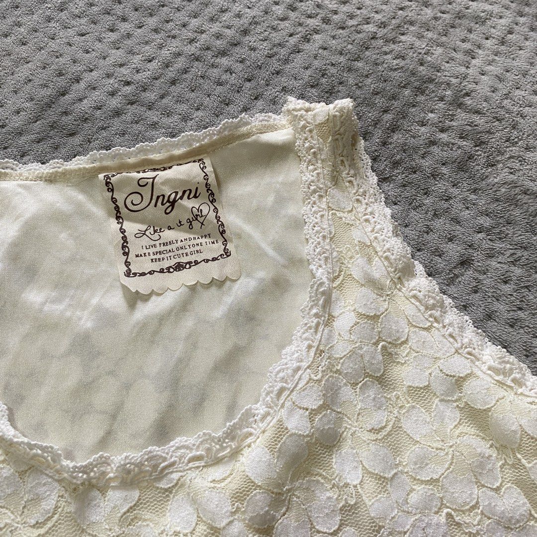 Ingni Lace Tank Top Cream Small/Medium (Category: Sleeveless) located in Ajuy. Submitted by savvyclassics (Listing ID 1457653360, Image 3). Description: .