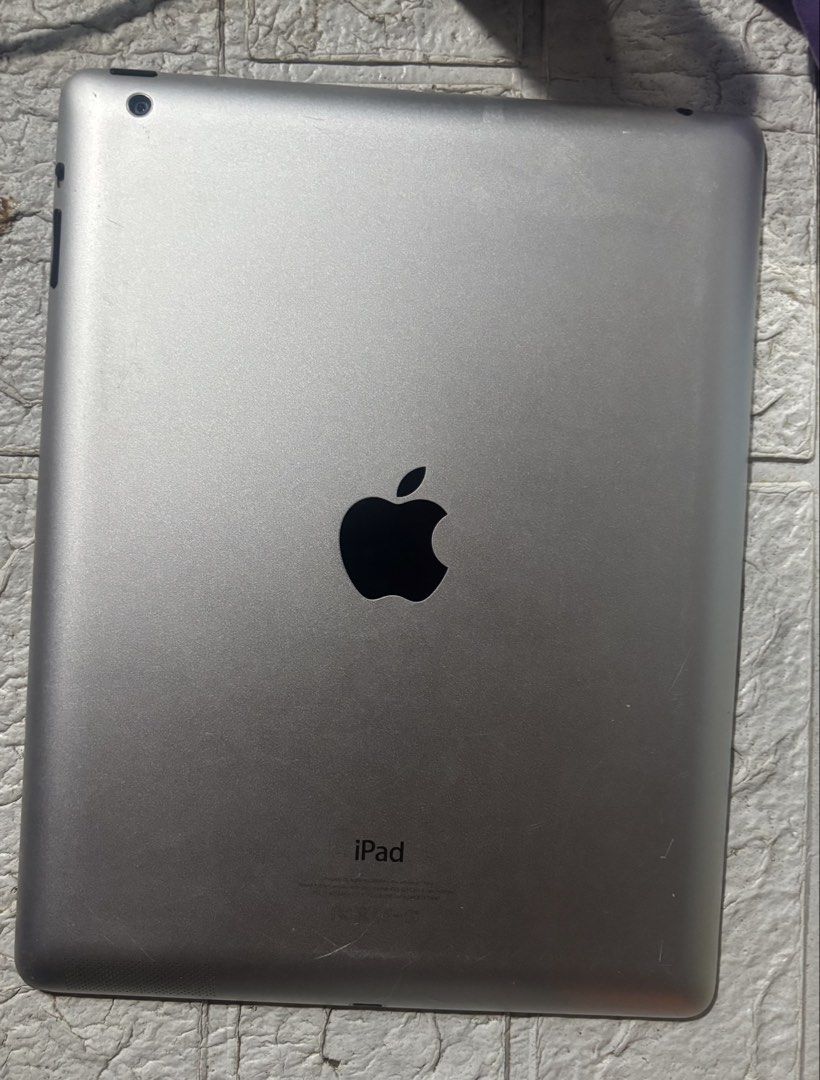ipad 4th gen wifi only (Category: iPad) located in Zamboanga. Submitted by talaljafar (Listing ID 1457663057, Image 3). Description: please zoom pics for specs. sf included .
