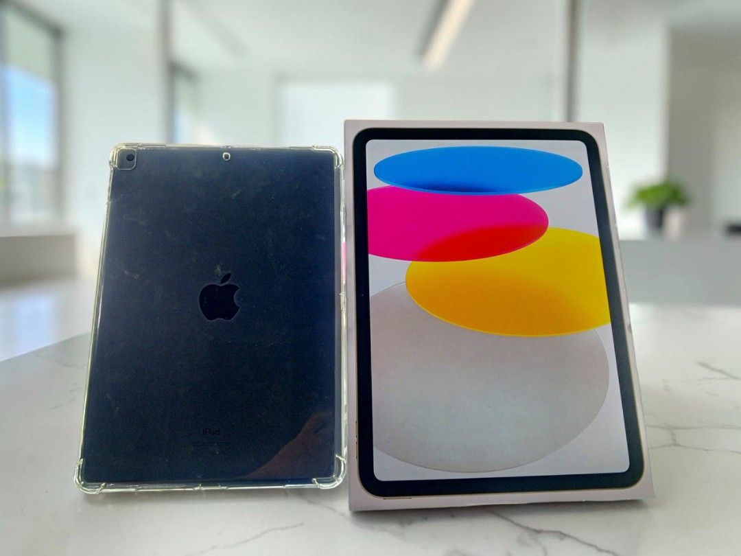 IPAD 8TH GEN (Category: iPad) located in Muntinlupa City. Submitted by yourgirlchari_ (Listing ID 1457548415, Image 2). Description: - iPad 8th Generation - 32GB Storage - Includes clear protective case - Comes with box and charger -Wifi&Cellular -Wifi Use Only - Available for meetup in Muntinlupa City.