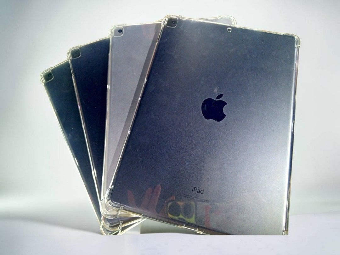 IPAD 8TH GEN (Category: iPad) located in Muntinlupa City. Submitted by yourgirlchari_ (Listing ID 1457548415, Image 3). Description: - iPad 8th Generation - 32GB Storage - Includes clear protective case - Comes with box and charger -Wifi&Cellular -Wifi Use Only - Available for meetup in Muntinlupa City.