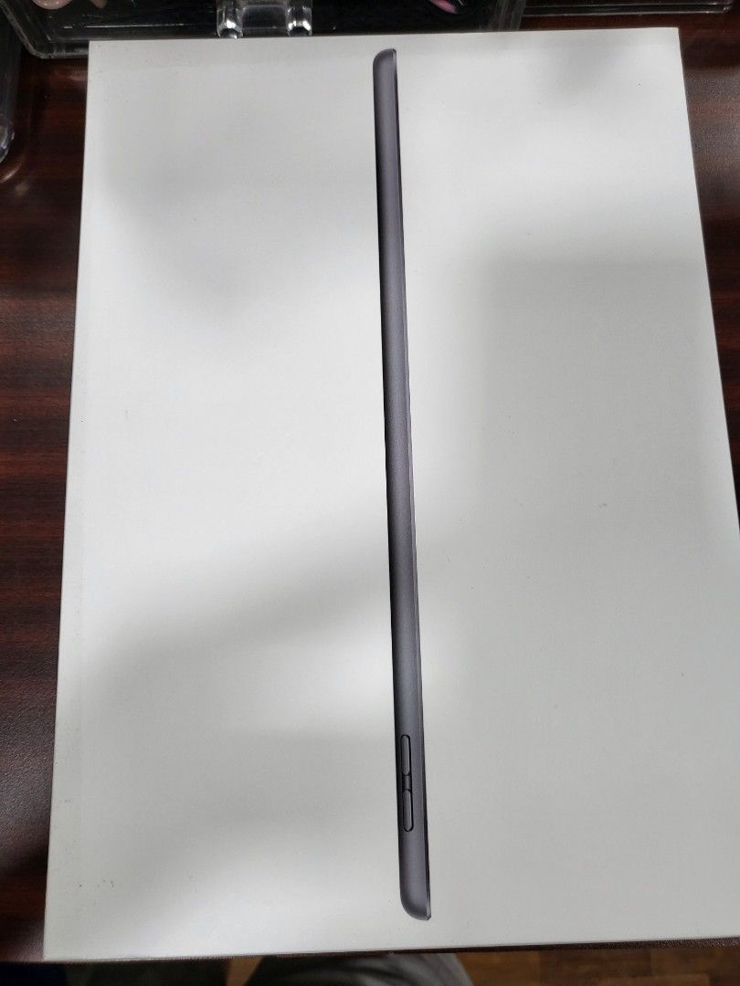 Ipad Air 2 (2nd Gen) 128GB Wifi + Cellular (Category: iPad) located in Makati City. Submitted by caa888 (Listing ID 1457602907, Image 3). Description: - iPad Air 2 (2nd Gen) - 128GB Storage - 9.7" - Wi-Fi + Cellular Model - Color: Rose Gold - Includes original box and charger wire (NO ADAPTOR).