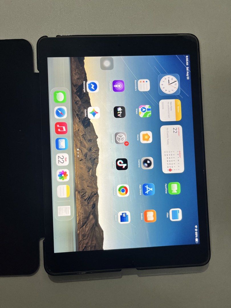 Ipad 9th Generation (Category: iPad) located in Cagayan de Oro. Submitted by arahcasino (Listing ID 1457539802, Image 1). Description: - iPad 9th Generation - Color: Space Gray - Storage: 64GB - Condition: Excellent, barely used - Includes protective black case (barely used) - open for nego.