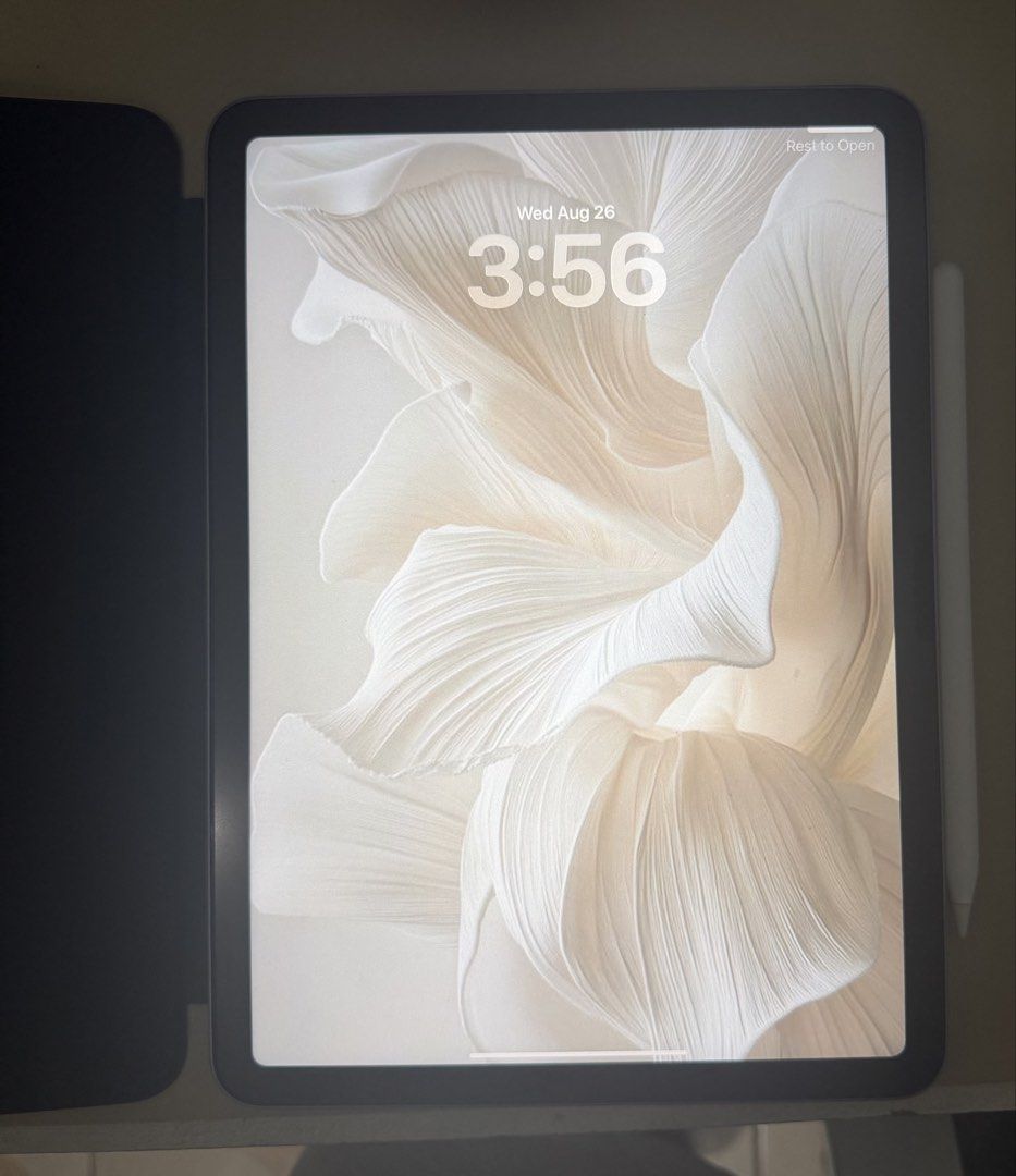 IPad Air M2 (128GB) w/ Box & Charger (Category: iPad) located in Santa Maria. Submitted by naquimenru82722 (Listing ID 1457695899, Image 1). Description: IPad Air M2 (128GB) w/ Box & Charger ₱30,000 Selling my well-taken care of Apple gear. Pristine condition (makinis at alaga), and no hidden issues. - iPad Air M2 (128GB): ₱30,000 • Battery Health: Normal at 97% • Cycle Count: Only 117 cycles • Inclusions: Complete with box, original charger, and