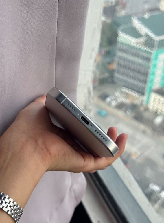 iPhone 16 Pro Max 256GB (Category: iPhone 16 Series) located in Manila. Submitted by jjeuwidonut (Listing ID 1457581326, Image 3). Description: iPhone 16 Pro Max - 256GB - OPENLINE - 82% Battery Health - with minimal scratches sa gilid ng phone due to casing, no dents. - Unli reset - with its original box and receipt - replacement charger - true tone, face id working honest issue: may maliit na shadow sa wide cam. if you’re keen to details, you’l