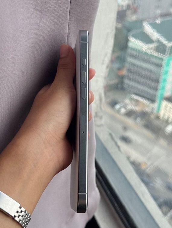 iPhone 16 Pro Max 256GB (Category: iPhone 16 Series) located in Manila. Submitted by jjeuwidonut (Listing ID 1457581326, Image 2). Description: iPhone 16 Pro Max - 256GB - OPENLINE - 82% Battery Health - with minimal scratches sa gilid ng phone due to casing, no dents. - Unli reset - with its original box and receipt - replacement charger - true tone, face id working honest issue: may maliit na shadow sa wide cam. if you’re keen to details, you’l