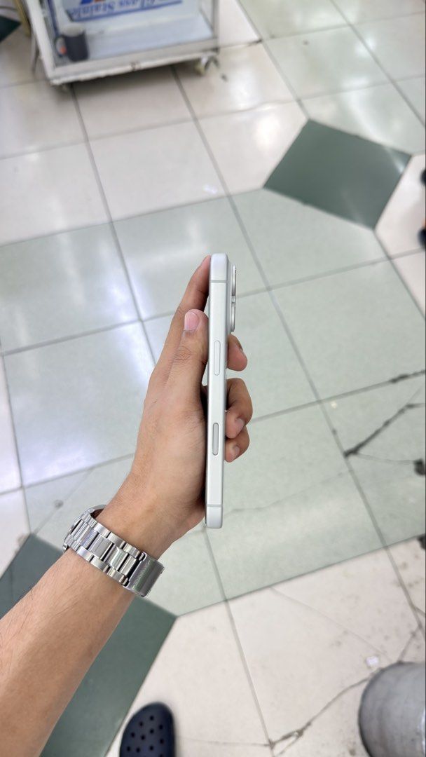iPhone 17 Pro 512gb FU 100% BH 9cc with box NTC (Category: iPhone 17 Series) located in Manila. Submitted by carimgadgets (Listing ID 1457641346, Image 2). Description: .