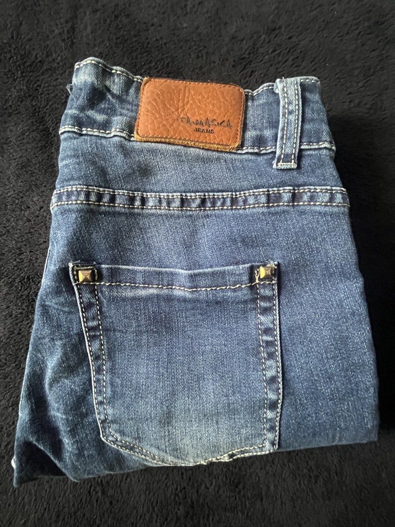 Itamaiska Highwaist (Category: Jeans) located in Manila. Submitted by swift_tiny_treasure (Listing ID 1457549739, Image 3). Description: .