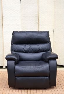 (Category: ) located in . Submitted by FurnitureGallery (Listing ID 1457602897, Image 1). Description: .
