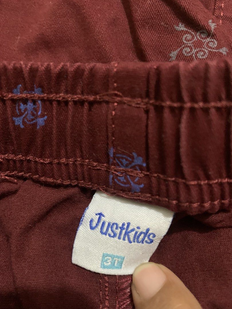 Just Kids Maroon Short/ 3T (Category: Babies & Kids Fashion) located in Antipolo. Submitted by TheOne21 (Listing ID 1457587807, Image 3). Description: .