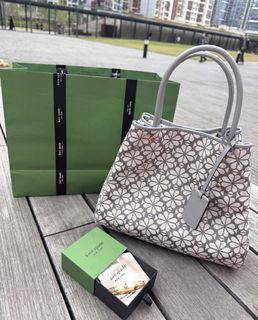 （分類：）位於 。 由 gumgumbubble 提交（商品編號 1457517922，圖片 1）。簡介： 。