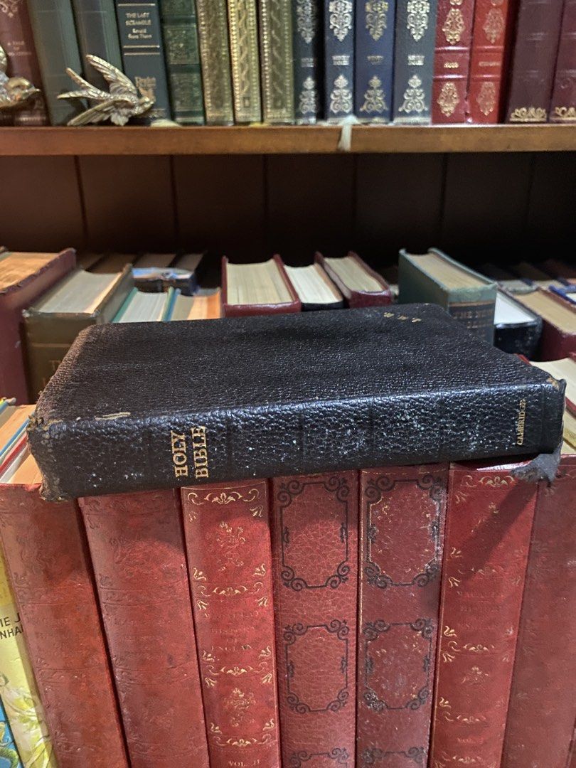 KJV Bible, Cambridge, PCE Leather (Category: Religion Books) located in Manila. Submitted by istinbari05430 (Listing ID 1457578954, Image 1). Description: .
