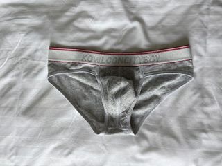 （分類：）位於 。 由 under.brief 提交（商品編號 1457542280，圖片 1）。簡介： 。
