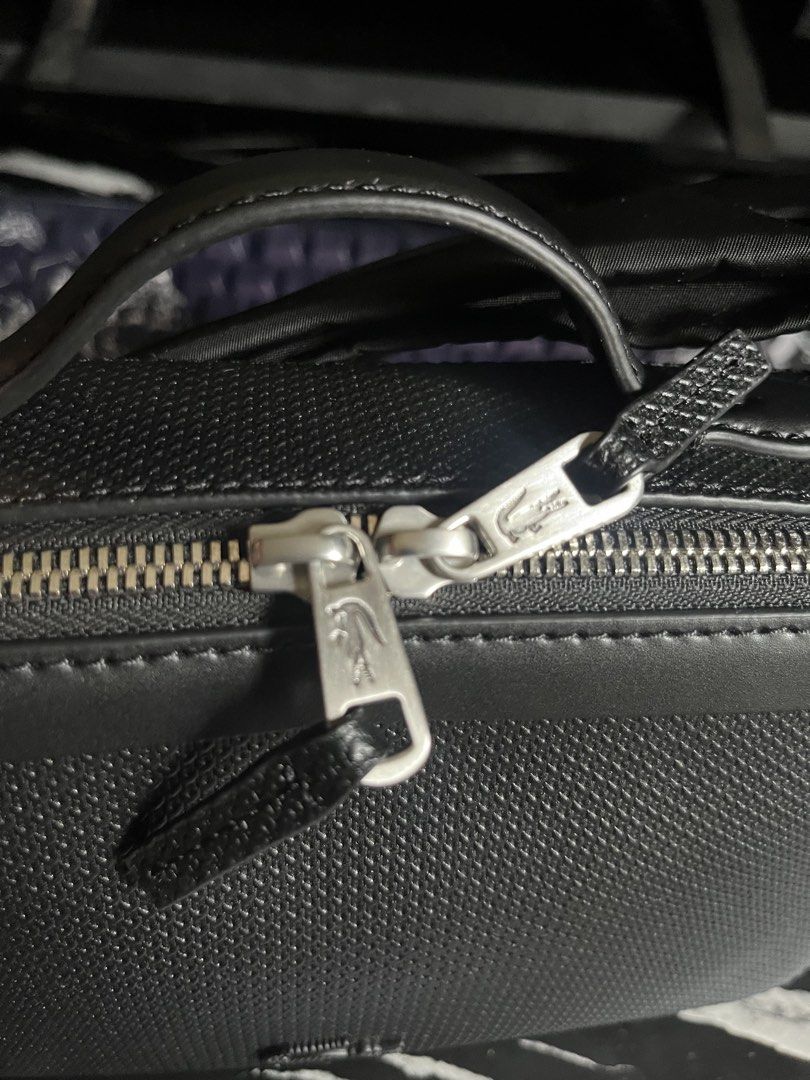 Lacoste Reporter Bag (Category: Luxury Bags & Wallets) located in Santo Domingo. Submitted by makiyato07 (Listing ID 1457588139, Image 3). Description: Can do meetups sa QC or Bulacan. Bought sa Central Sqaure around May. 3 or 4 times of usage lang..