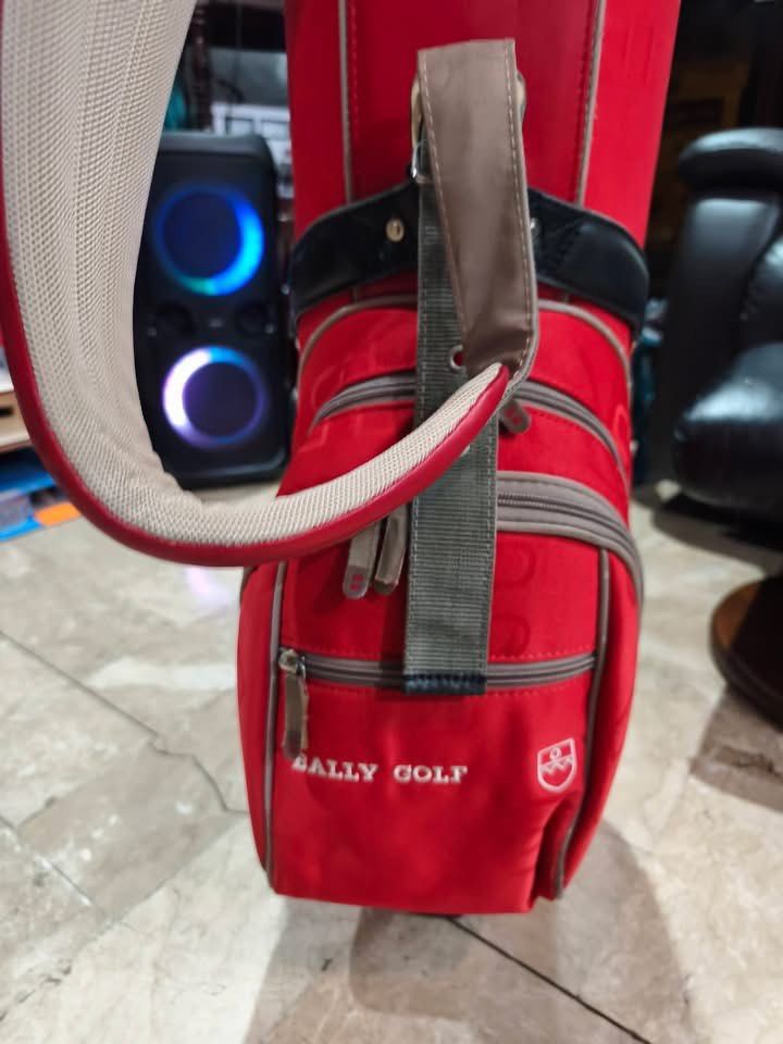 Ladies Bally Golf Bag (Category: Golf) located in Paranaque City. Submitted by chips24 (Listing ID 1457524760, Image 3). Description: Authentic Bally Golf Bag for ladies for only 7.8k pick up Bf Paranaque free shipping within MM.
