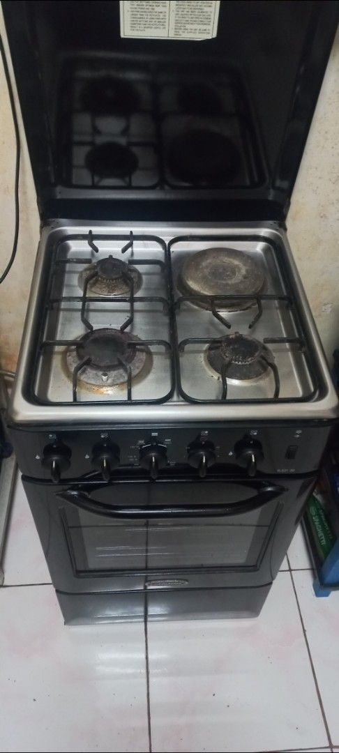 laGERMANIA gas range 50 cm (Category: Ovens & Toasters) located in Quezon City. Submitted by cast04 (Listing ID 1457535880, Image 1). Description: for sale la germania gas range 50 cm model: SL531 30 - 3 gas burner - 1 electric hotplate ( with issue mahina na uminit.ayan madalas gamitin) - 1 gas oven gumagana lahat ng burner.yung oven hindi pa nagamit mula binili. malinis maayos pa yung kaha nya. issue: mahina na mag init yung hotplate 6,000 php 