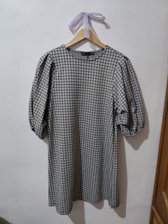 (Category: ) located in . Submitted by wornwardrobe (Listing ID 1457530518, Image 1). Description: .