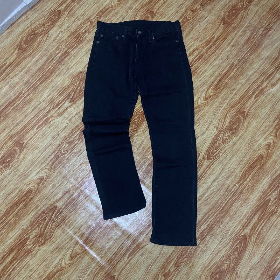 Levi's 511 Black Denim Jeans (Category: Jeans) located in Cebu City. Submitted by kibinilats (Listing ID 1457678178, Image 1). Description: - Classic black Levi's 511 jeans - excellent condition - size 31- 32 width - leg 11 - hem 7 - length 41 - Slim fit - Ideal for everyday wear.