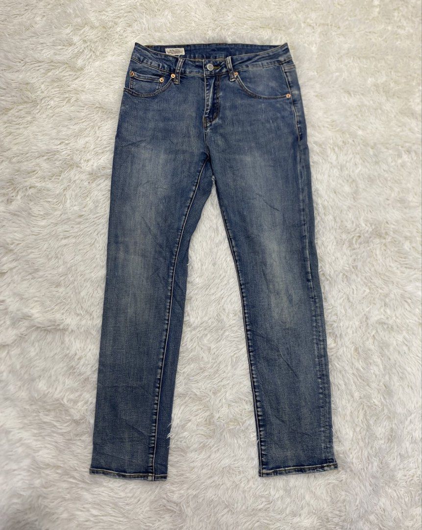 Levis 511 premium size 28to30 (Category: Jeans) located in Marikina City. Submitted by fitfirst (Listing ID 1457648123, Image 1). Description: For sale Levis 511 premium Size 28to30 strechable Length 38 Hem 6.3 No issue Price 1500 Location marikina city .