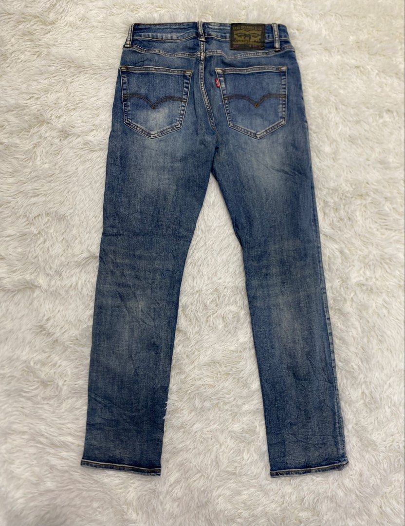 Levis 511 premium size 28to30 (Category: Jeans) located in Marikina City. Submitted by fitfirst (Listing ID 1457648123, Image 2). Description: For sale Levis 511 premium Size 28to30 strechable Length 38 Hem 6.3 No issue Price 1500 Location marikina city .
