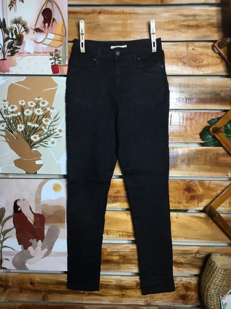 Levis 721 Highwaisted Skinny Pants (Category: Jeans) located in Pagadian. Submitted by angelcanzado (Listing ID 1457535785, Image 1). Description: Levis 721 Highwaisted Skinny Pants Excellent Condition Complete Tags Stretchy Cloth Size: 29 - 30 Tape measure L: 39 inches .