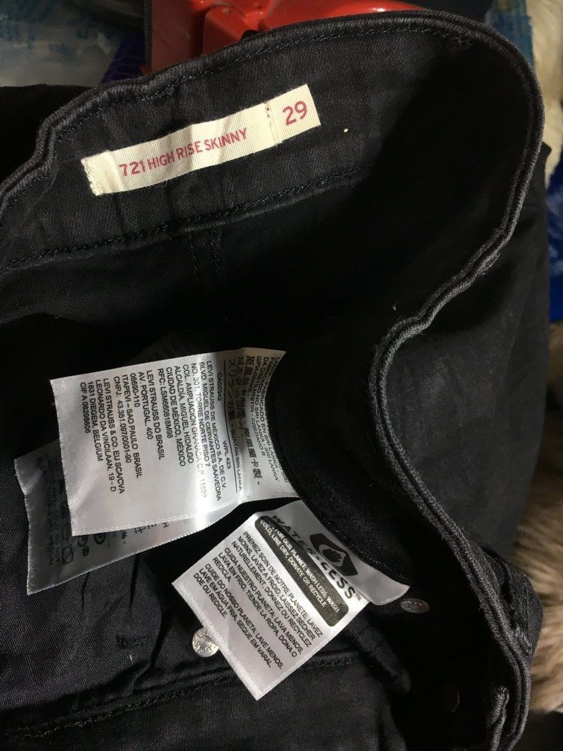 Levis 721 Highwaisted Skinny Pants (Category: Jeans) located in Pagadian. Submitted by angelcanzado (Listing ID 1457535785, Image 2). Description: Levis 721 Highwaisted Skinny Pants Excellent Condition Complete Tags Stretchy Cloth Size: 29 - 30 Tape measure L: 39 inches .