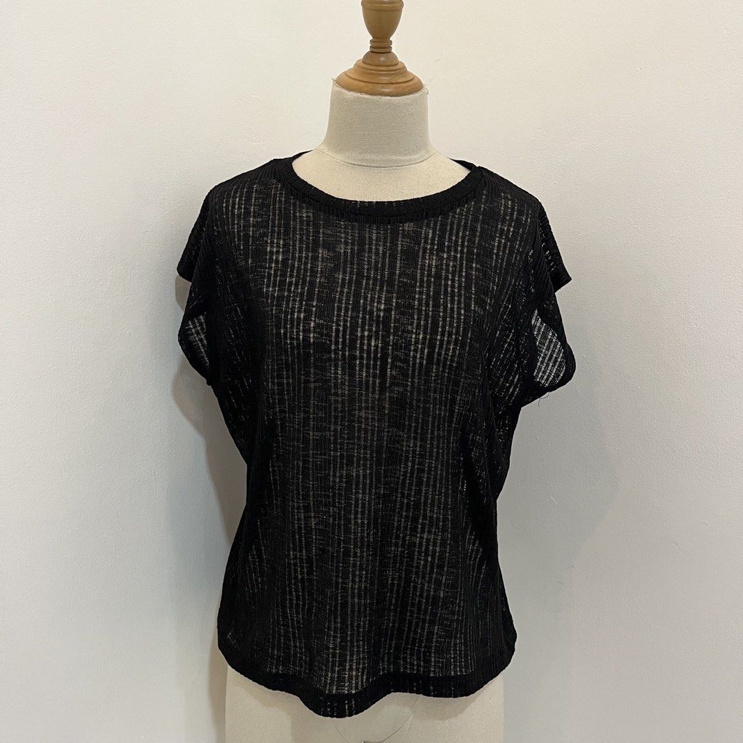 lightweight ribbed mesh top | stretchable, m-xl | cute, grunge, basic, classic, minimalist (Category: Sleeveless) located in Angeles City. Submitted by popsyluvain (Listing ID 1457579640, Image 1). Description: 💗 top measurement 𑣲 bust: 40-50” 𑣲 waist: 36-46” 𑣲 front length (sleeves to hem): 20” 💗 key features 𑣲 elasticity: stretchable 𑣲 closure: none 𑣲 lining: none 💗 conditions & flaws 𑣲 flaws: none 𑣲 note: no “when worn” photos avail