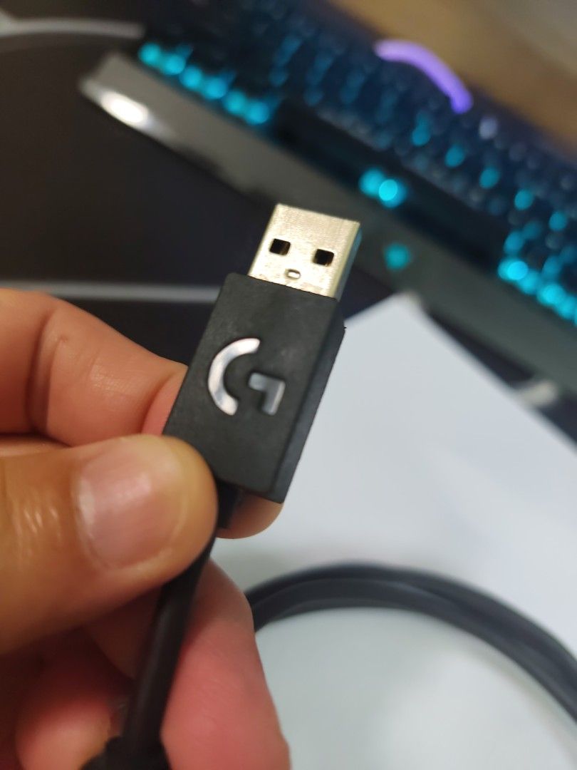 Logitech Micro Usb Cable Original. (Category: Cables & Adaptors) located in Klang. Submitted by johnnykoh177 (Listing ID 1457555621, Image 2). Description: Logitech Micro usb Cable original **Used** - Condition: 9/10 - wire length : 9ft + / 3mtrs.