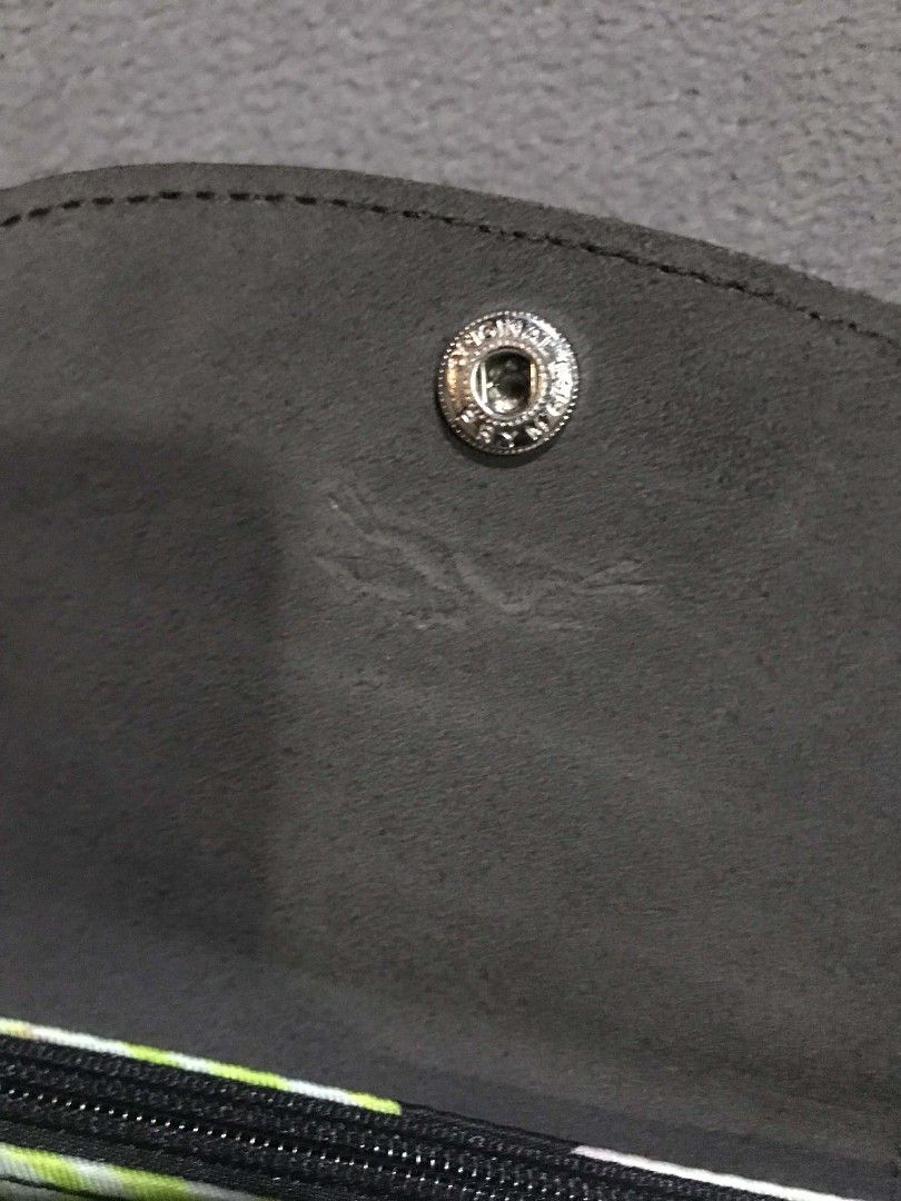 Longchamp Jeremy Scott Collab (Category: Luxury Bags & Wallets) located in Caloocan City. Submitted by anthriftdepot (Listing ID 1457564632, Image 3). Description: Longchamp Jeremy Scott Collab Brand new condition No issue Check photo for reference Slightly negotiable Or swap for iPhone 13 and up North Caloocan area.