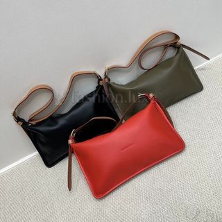 (Category: ) located in . Submitted by fashion.luxe (Listing ID 1457587288, Image 1). Description: .