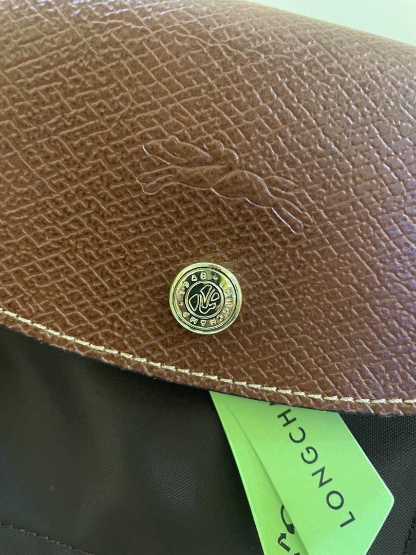 Longchamp Le Pliage Tote Bag (Category: Luxury Bags & Wallets) located in Magalang. Submitted by camsss. (Listing ID 1457521859, Image 3). Description: Used only twice Almost new Not guaranteed authentic.