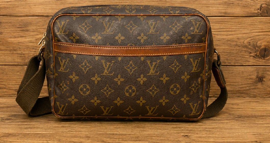 Louis Vuitton Monogram Reporter PM Bag (Category: Luxury Bags & Wallets) located in Cebu City. Submitted by jc_online_shop (Listing ID 1457595104, Image 1). Description: 10" x 8" x 5" multiple compartments naka engraved with its brand name on all its hardwares wide strap.