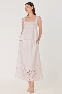(Category: ) located in . Submitted by clearmywardrobeplssssss (Listing ID 1457619688, Image 1). Description: .