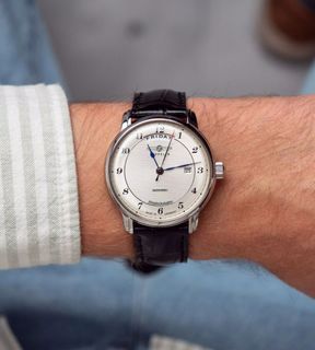 (Category: ) located in . Submitted by notorious_watches (Listing ID 1457520447, Image 1). Description: .