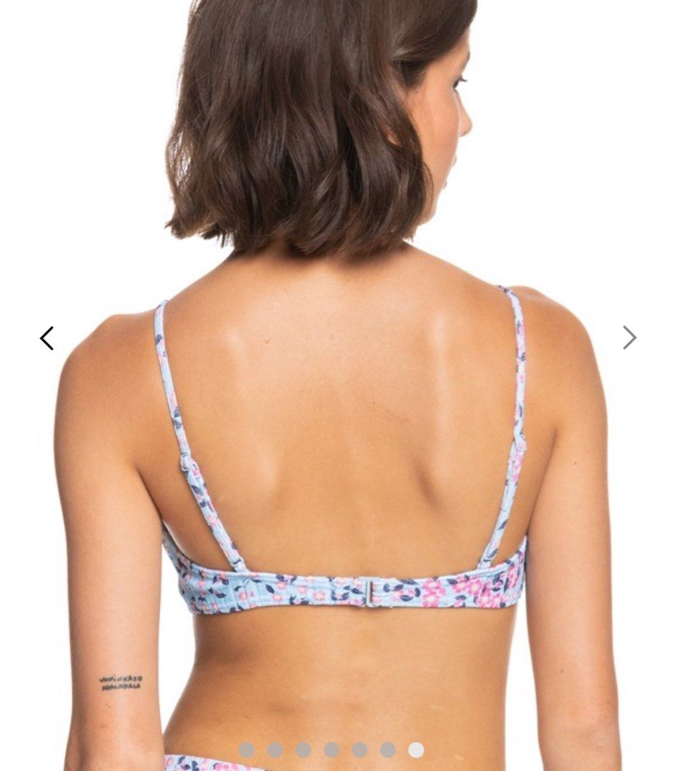 (M) ROXY Love Rib Bikini Top / Swimsuit Top (Category: Bikinis & Swimsuits) located in Cainta. Submitted by sunnyfloshop (Listing ID 1457572825, Image 2). Description: Brandnew 🍃Medium 🍃Removable pads 🍃Hook closure.