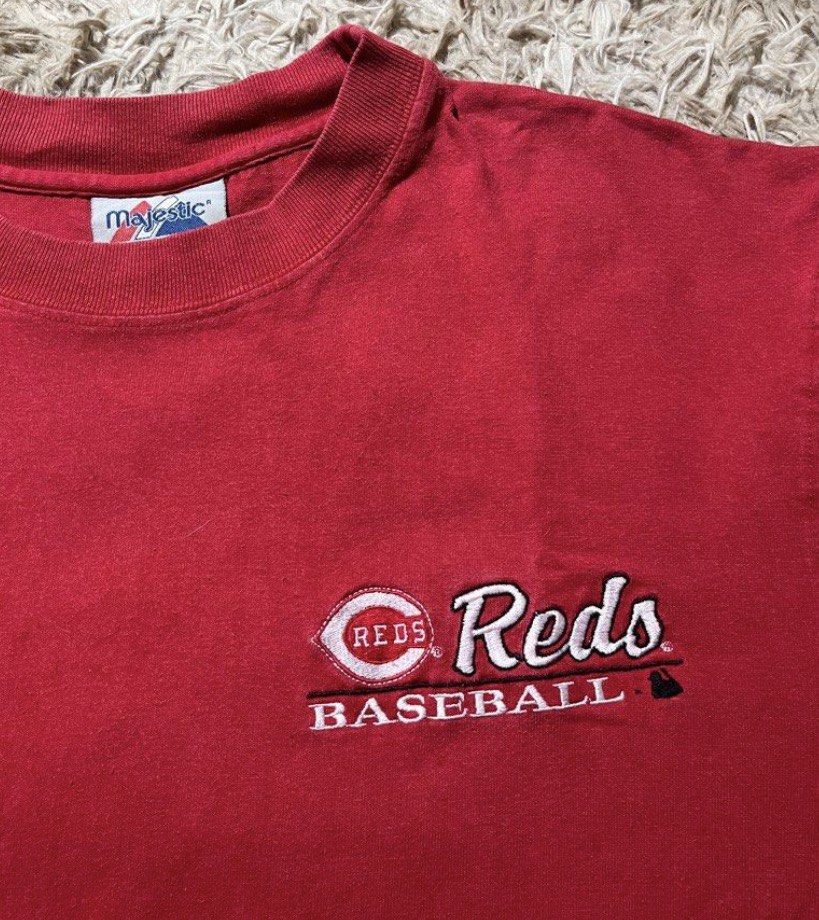 Majestic x Cincinnati Red baseball shirt (Category: Tshirts & Polo Shirts ) located in Las Pinas. Submitted by volerb (Listing ID 1457534459, Image 2). Description: 29.5 x 23 Excellent condition Embroidered.