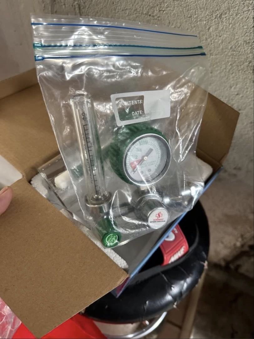 Medical Oxygen Cylinders with Regulator and Flowmeter (Category: Medical Supplies & Tools) located in Cainta. Submitted by khymee18 (Listing ID 1457662310, Image 2). Description: - Two medical oxygen tank 50lbs - Includes a medical oxygen regulator - Ideal for medical use RF: nakatambak lang.