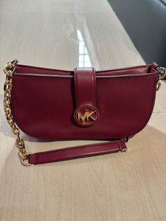 (Category: ) located in . Submitted by preloved_to_loved (Listing ID 1457582575, Image 1). Description: .