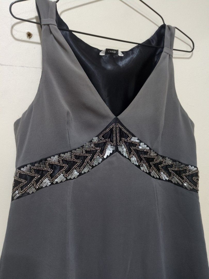 Midi Ombre Dress (Category: Dresses) located in Mandaluyong City. Submitted by bbcatham (Listing ID 1457634186, Image 2). Description: Midi Ombre Dress with inner lining Very HQ. No flaws. Size: Medium Bust: 34-36in Waist: 30-32in Length: 38in.