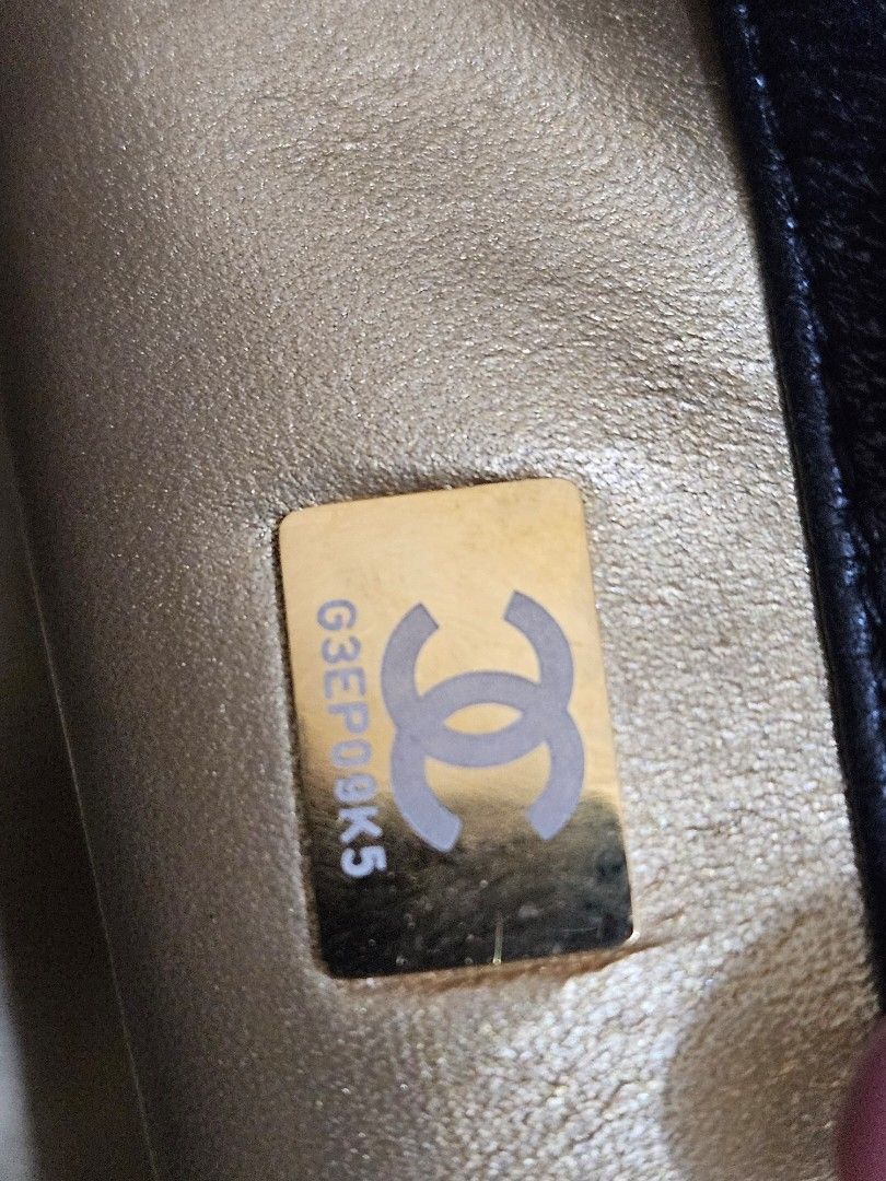 mini Chanel (Category: Luxury Bags & Wallets) located in Zamboanga. Submitted by clayd052 (Listing ID 1457592547, Image 2). Description: genuine leather NGA.