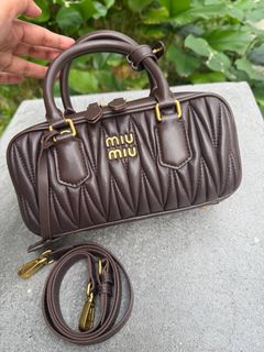 (Category: ) located in . Submitted by handbag_leather_bundle (Listing ID 1457630787, Image 1). Description: .