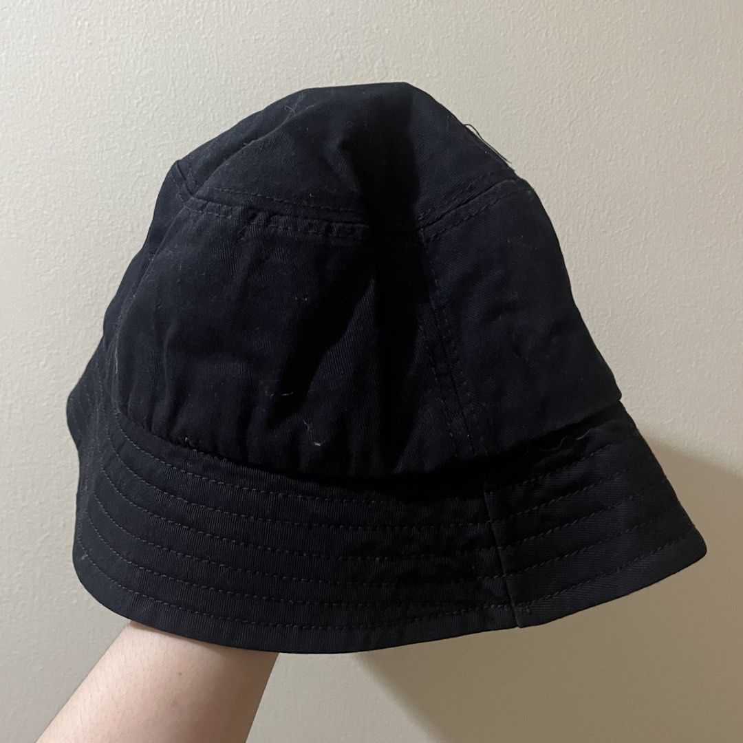 MLB NY Yankees Bucket Hat (Category: Caps & Hats) located in Valenzuela. Submitted by any_thingthings (Listing ID 1451412174, Image 3). Description: .