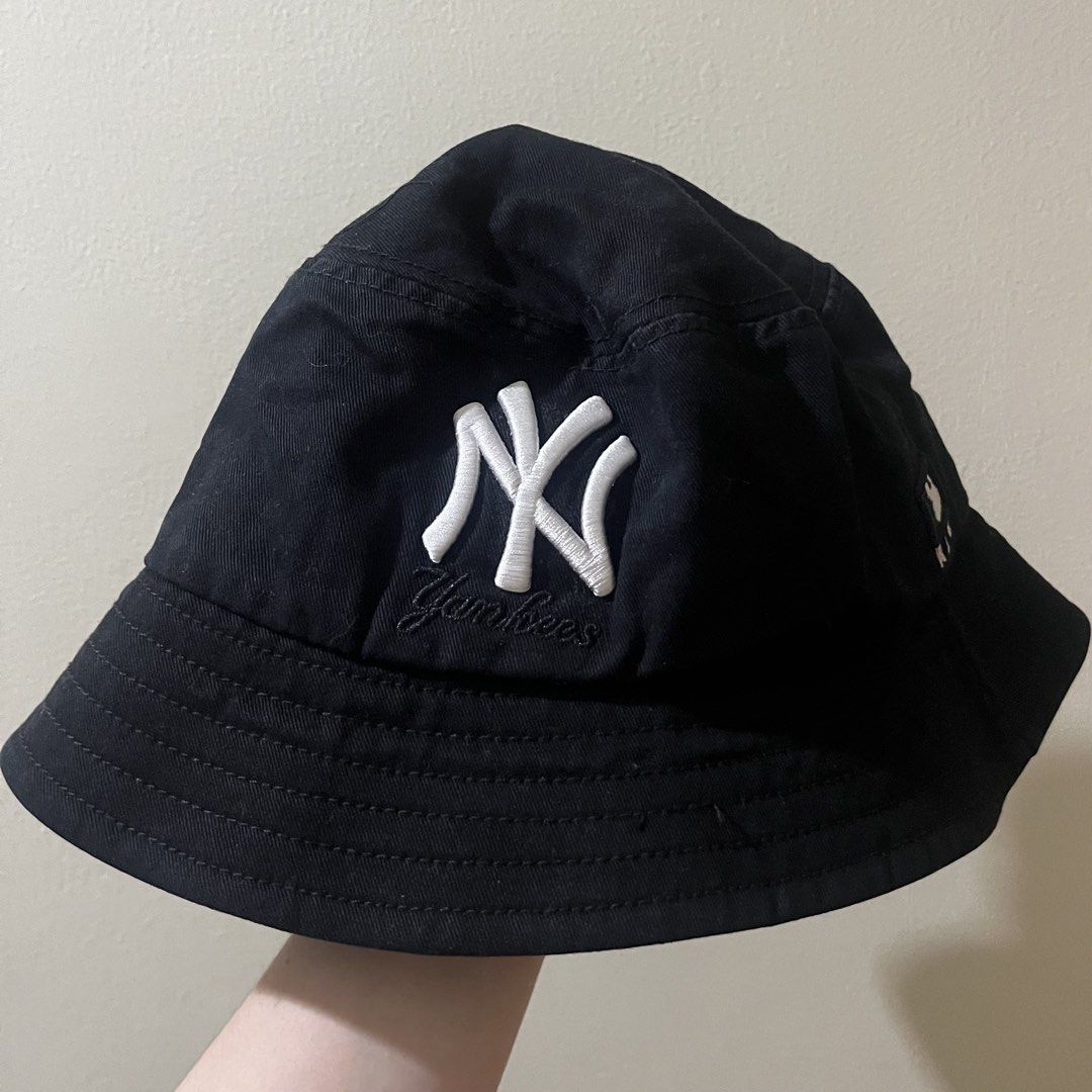 MLB NY Yankees Bucket Hat (Category: Caps & Hats) located in Valenzuela. Submitted by any_thingthings (Listing ID 1451412174, Image 2). Description: .