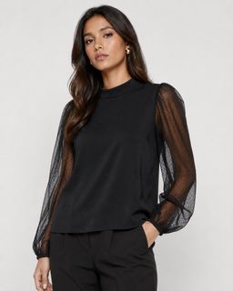 (Category: ) located in . Submitted by closet.cha (Listing ID 1457548099, Image 1). Description: .