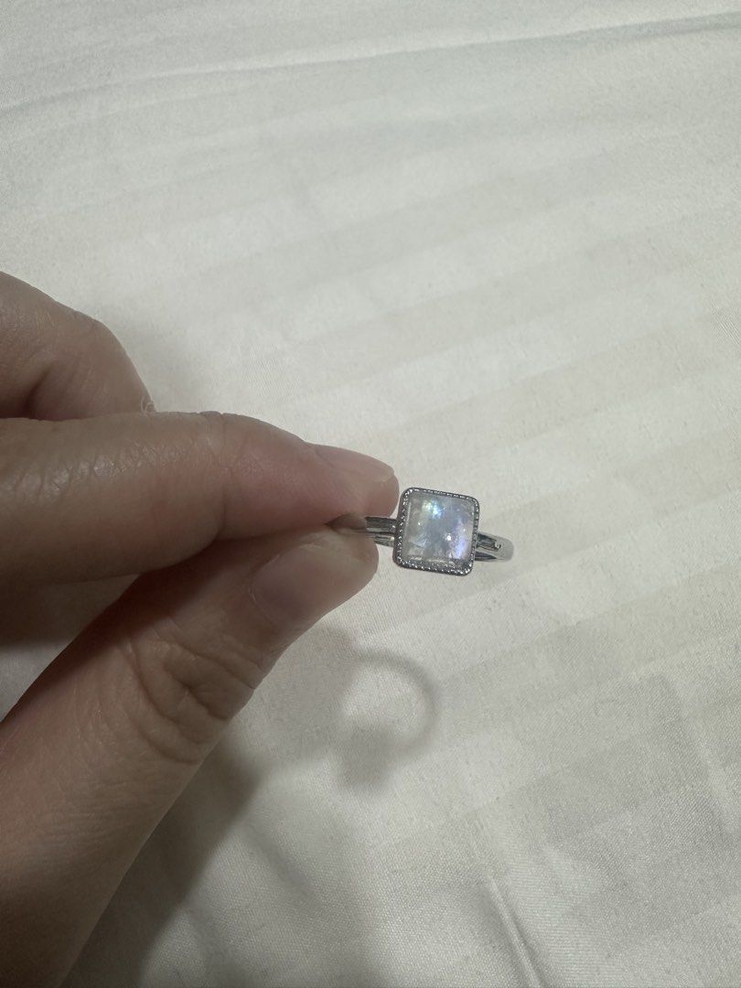 Moonstone Ring (Category: Rings) located in Kuala Lumpur. Submitted by daiyanlili (Listing ID 1457529418, Image 1). Description: .