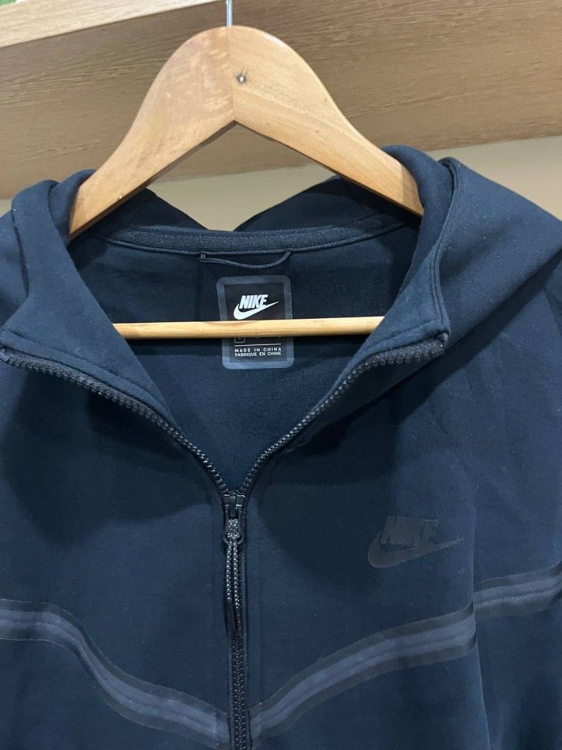 Nike Black Tech Fleece Jacket (Category: Coats, Jackets and Outerwear) located in Quezon City. Submitted by michypeachyy1 (Listing ID 1457538170, Image 2). Description: 1000 plus shipment only 22 inches width 27 inches length medium to semi large size.