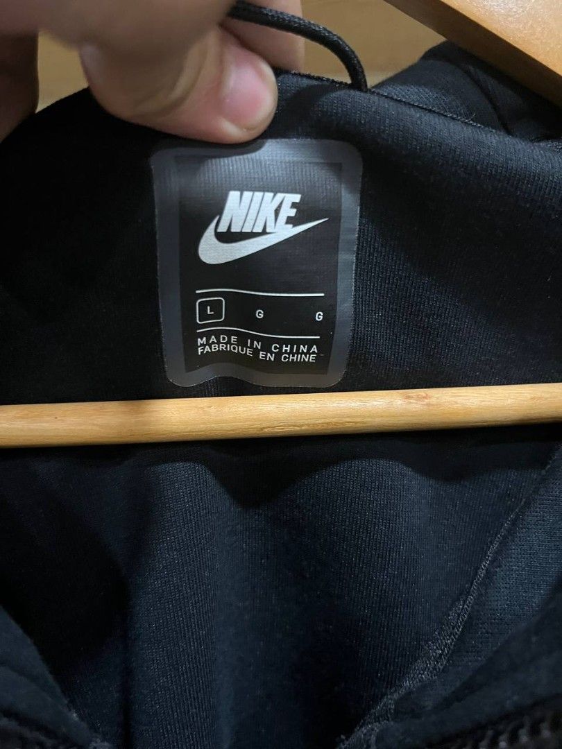 Nike Black Tech Fleece Jacket (Category: Coats, Jackets and Outerwear) located in Quezon City. Submitted by michypeachyy1 (Listing ID 1457538170, Image 3). Description: 1000 plus shipment only 22 inches width 27 inches length medium to semi large size.