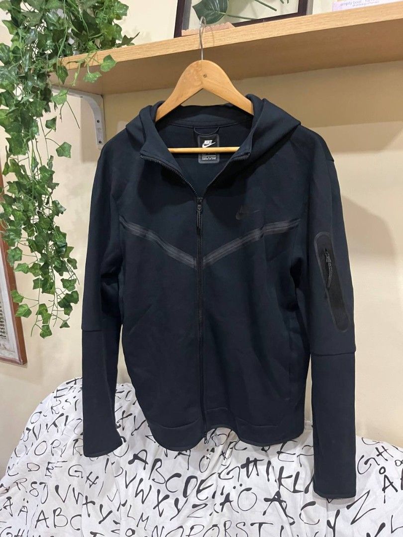 Nike Black Tech Fleece Jacket (Category: Coats, Jackets and Outerwear) located in Quezon City. Submitted by michypeachyy1 (Listing ID 1457538170, Image 1). Description: 1000 plus shipment only 22 inches width 27 inches length medium to semi large size.
