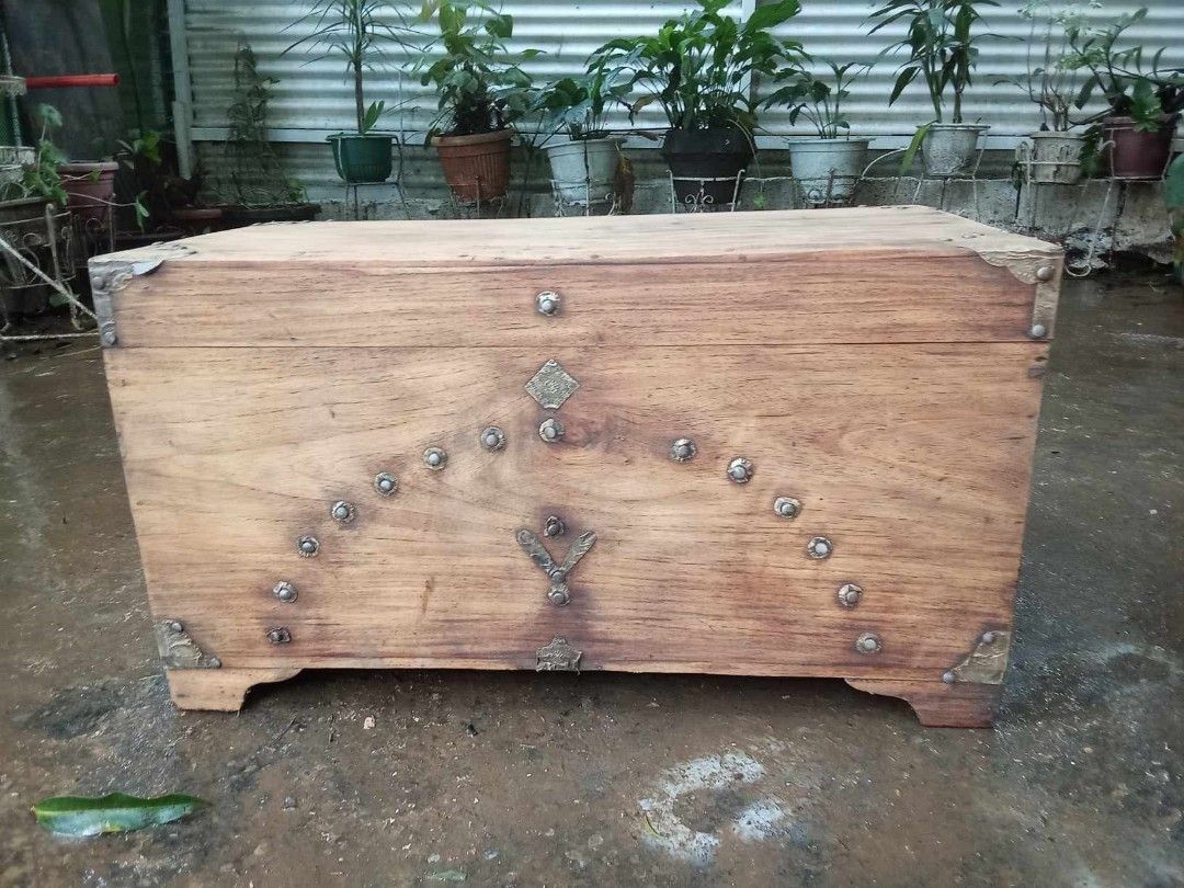 Old Baul with Brass Design (Category: Storage Boxes & Baskets) located in Rizal. Submitted by mommykiee (Listing ID 1457556427, Image 1). Description: Old baul w/ brass design Made of narra wood Size: L32 W16 H17.5inch Stripped & varnished.