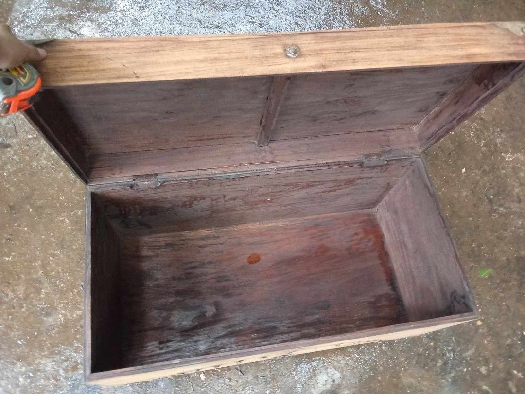 Old Baul with Brass Design (Category: Storage Boxes & Baskets) located in Rizal. Submitted by mommykiee (Listing ID 1457556427, Image 2). Description: Old baul w/ brass design Made of narra wood Size: L32 W16 H17.5inch Stripped & varnished.